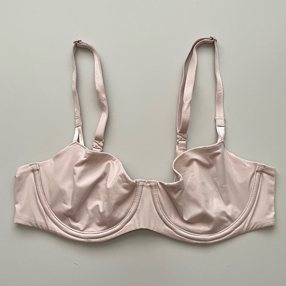 Victoria’s Secret • 34B • Smooth Push Up Without Padding Bra